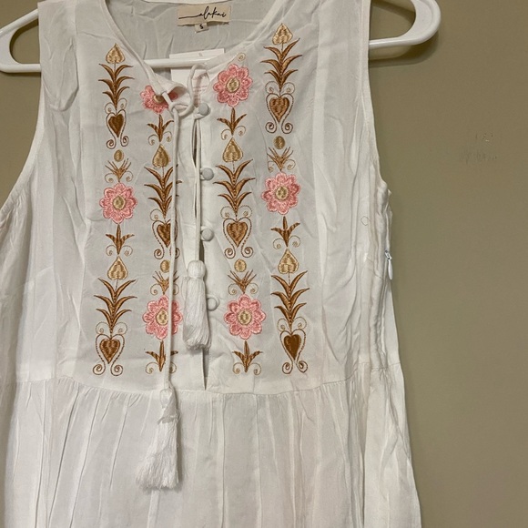 Embroidery Dress - Picture 3 of 5